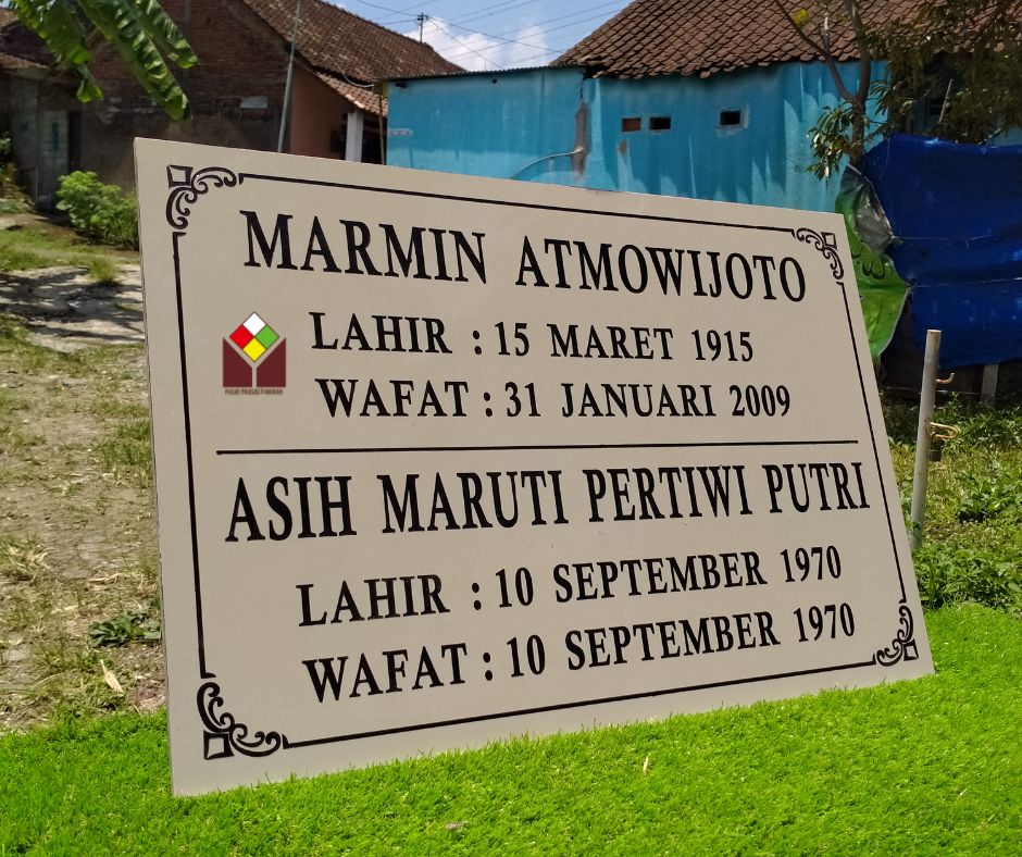 Prasasti Nama makam 